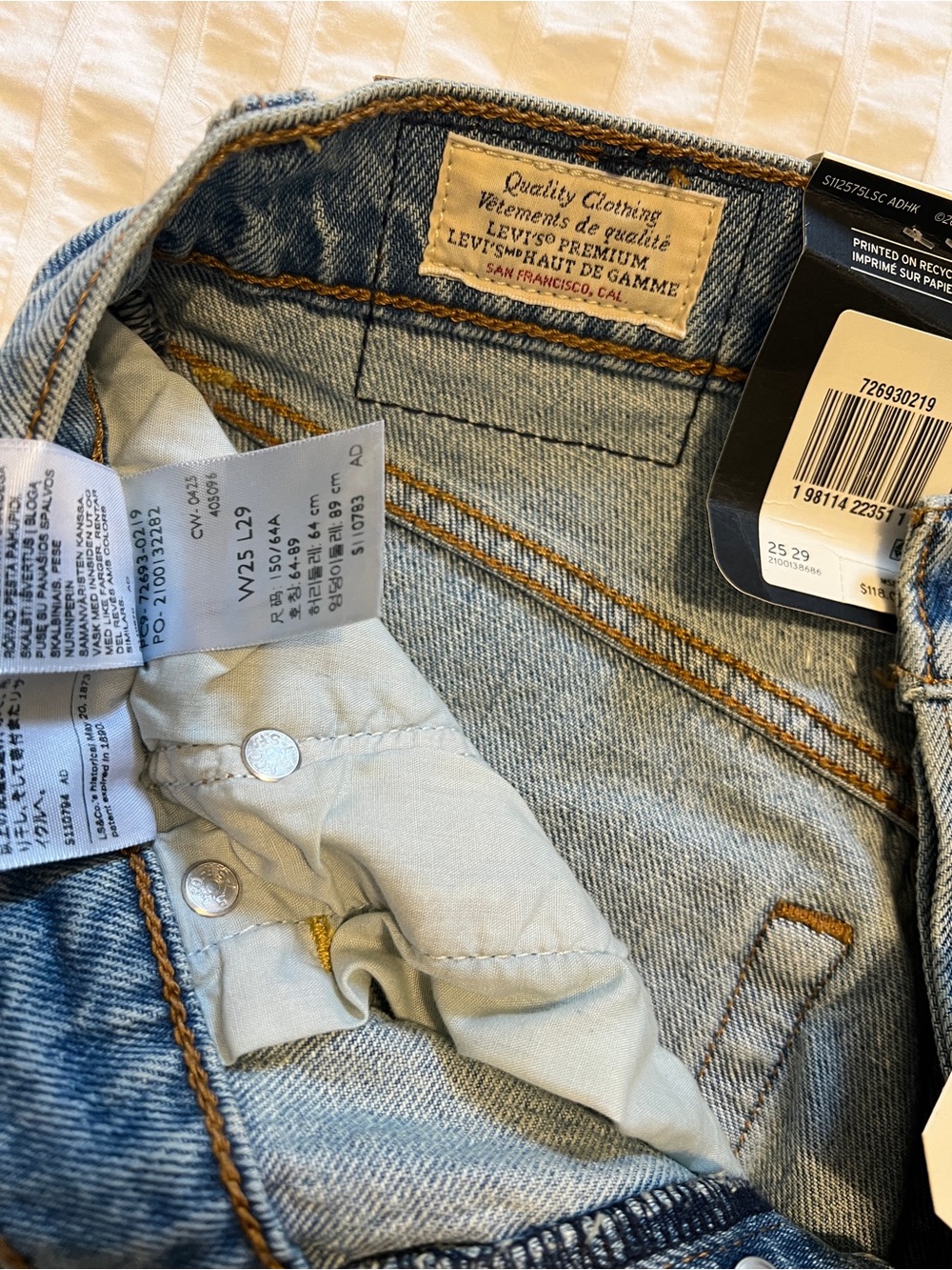 Levi’s Ribcage Straight Jeans - Picture 3 of 5